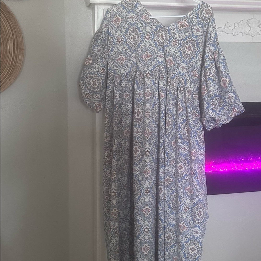 Cute for Easter!! One size velvet bow boutique dress fits up to 2x in my opinion